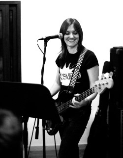 Victoria Smith Bassist & Tutor